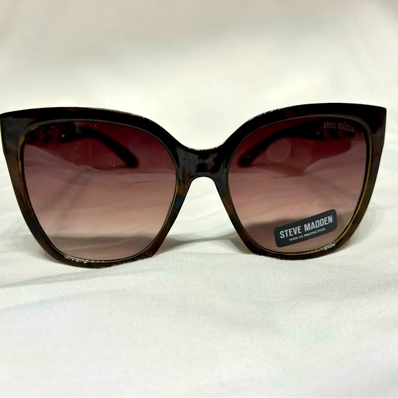 🕶️ 1/15$ or 2/25$ 🕶️ | STEVE MADDEN SUNGLASSES - Picture 1 of 4